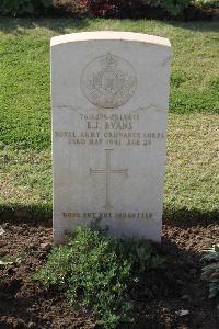 Ismailia War Memorial Cemetery - Evans, Evan Joseph